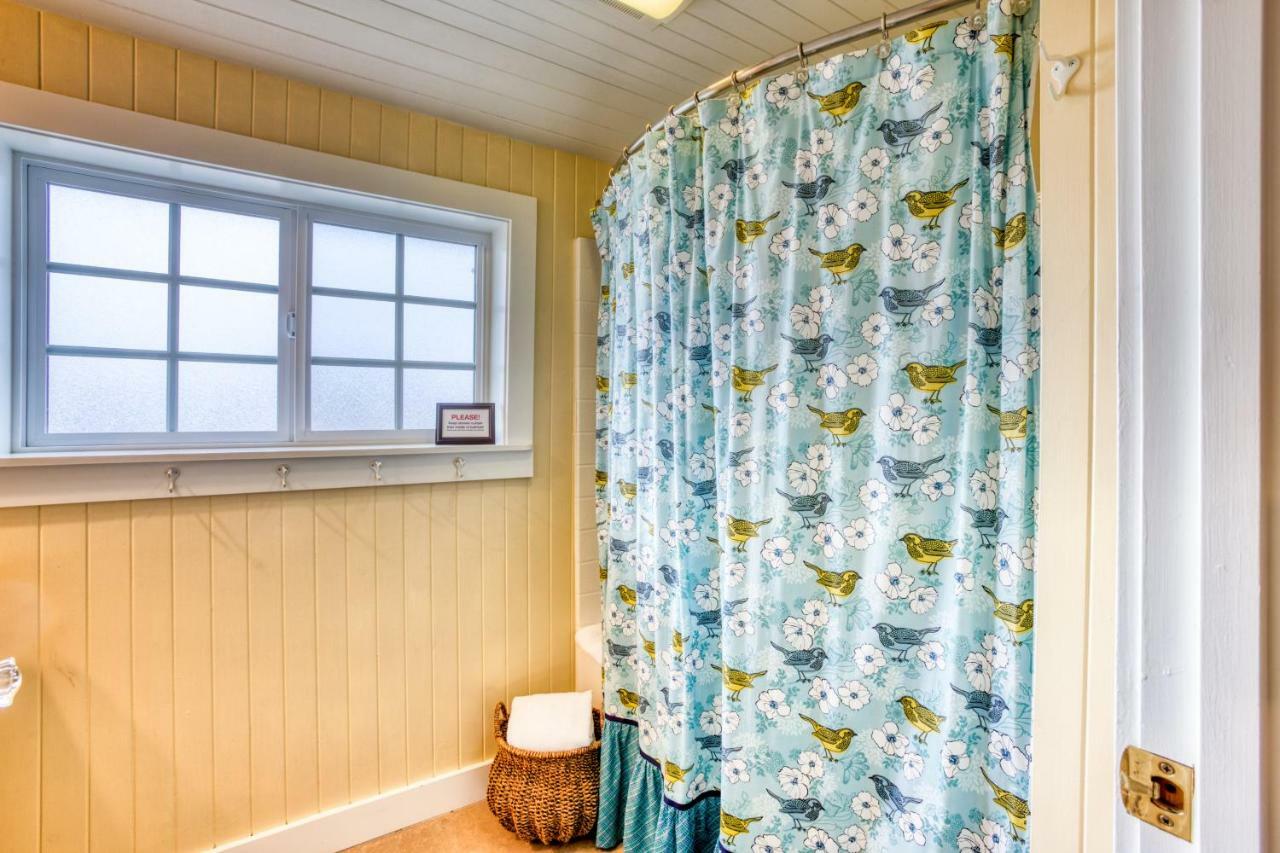 Seaside Classic Cottage Екстериор снимка