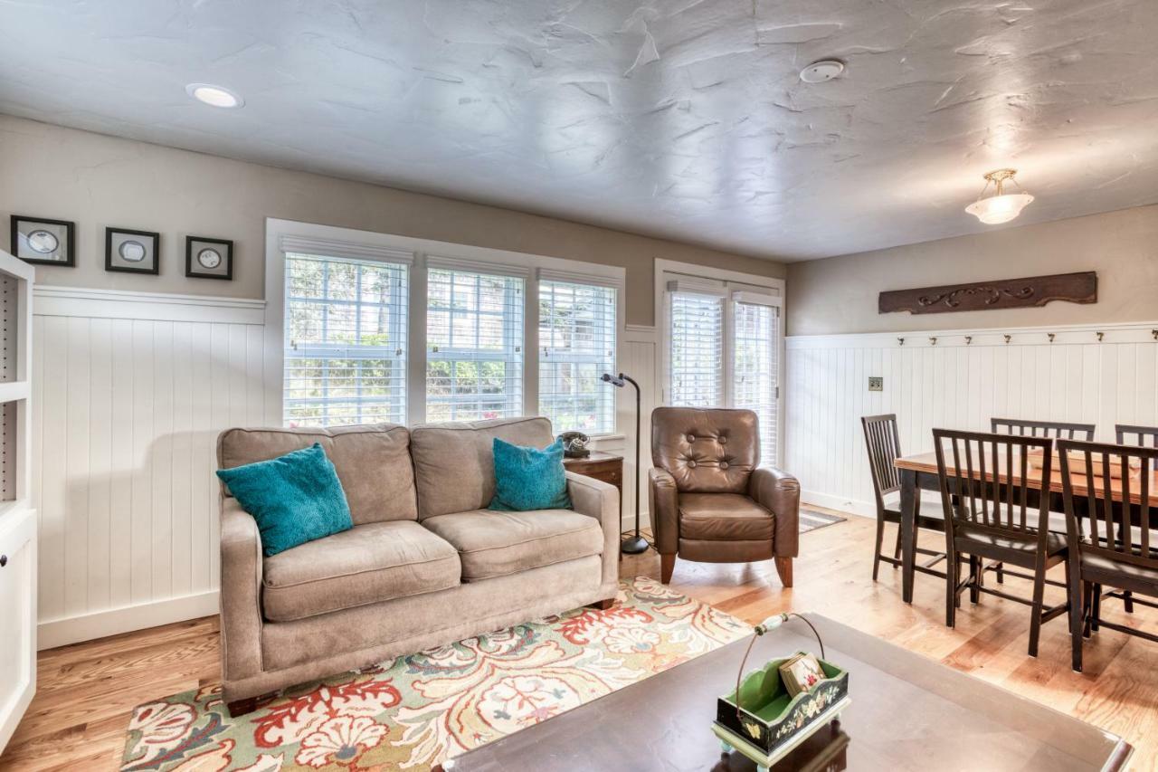 Seaside Classic Cottage Екстериор снимка